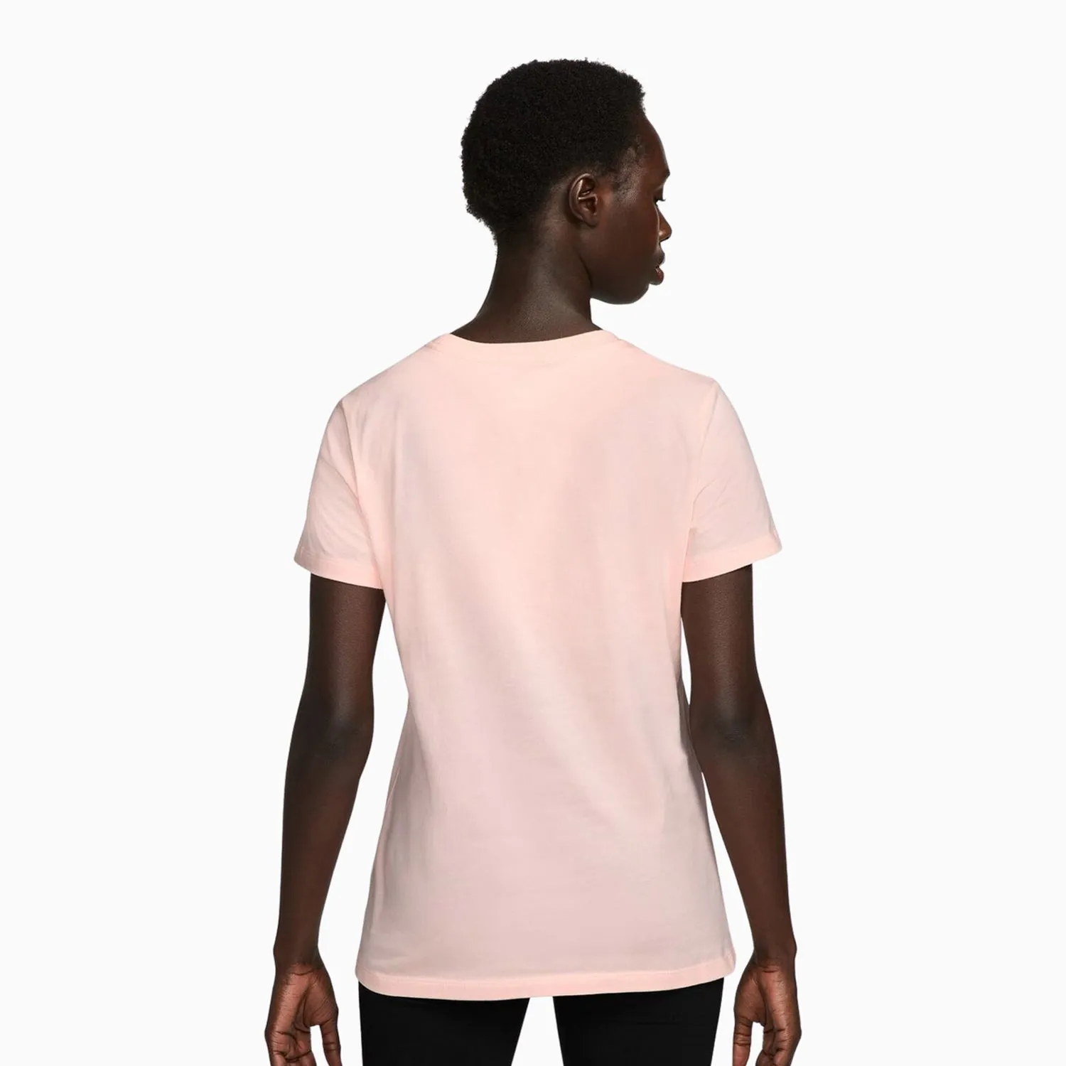 Women's Sportswear Essentials Outfit