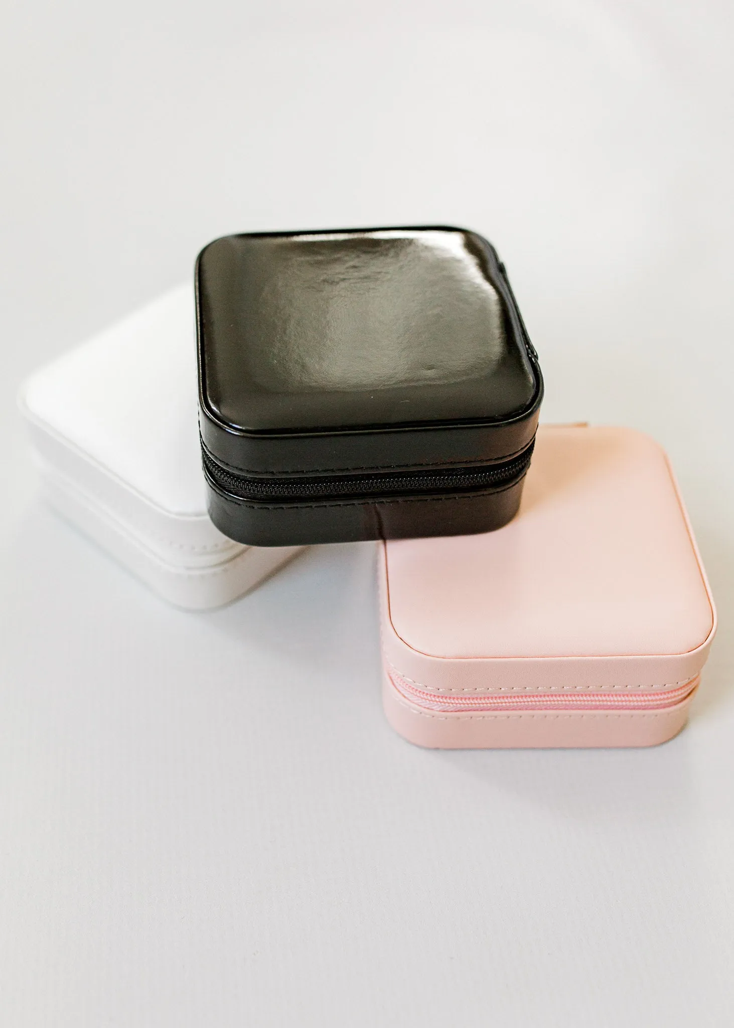 X Square Travel Jewelry Case - White