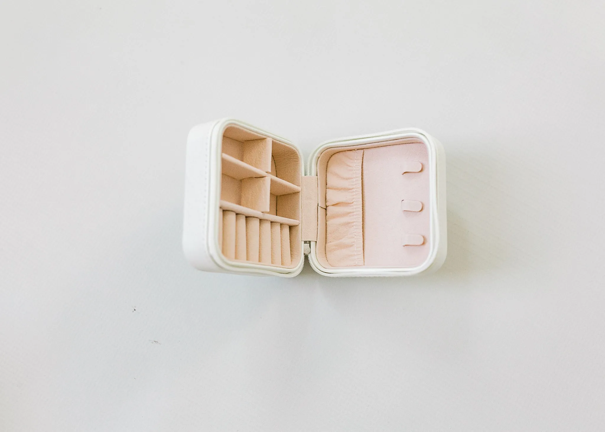 X Square Travel Jewelry Case - White