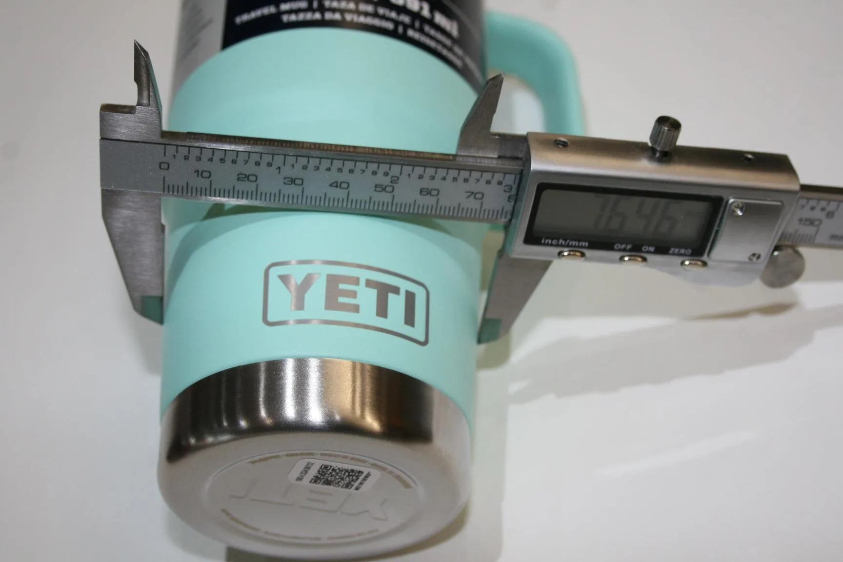 Yeti Rambler 20oz Travel Mug Seafoam
